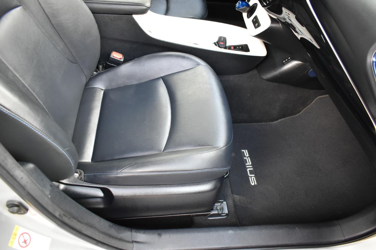 Toyota Prius Two Eco 2016
