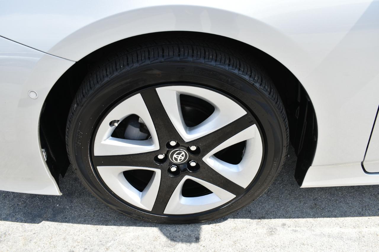 Toyota Prius Two Eco 2016