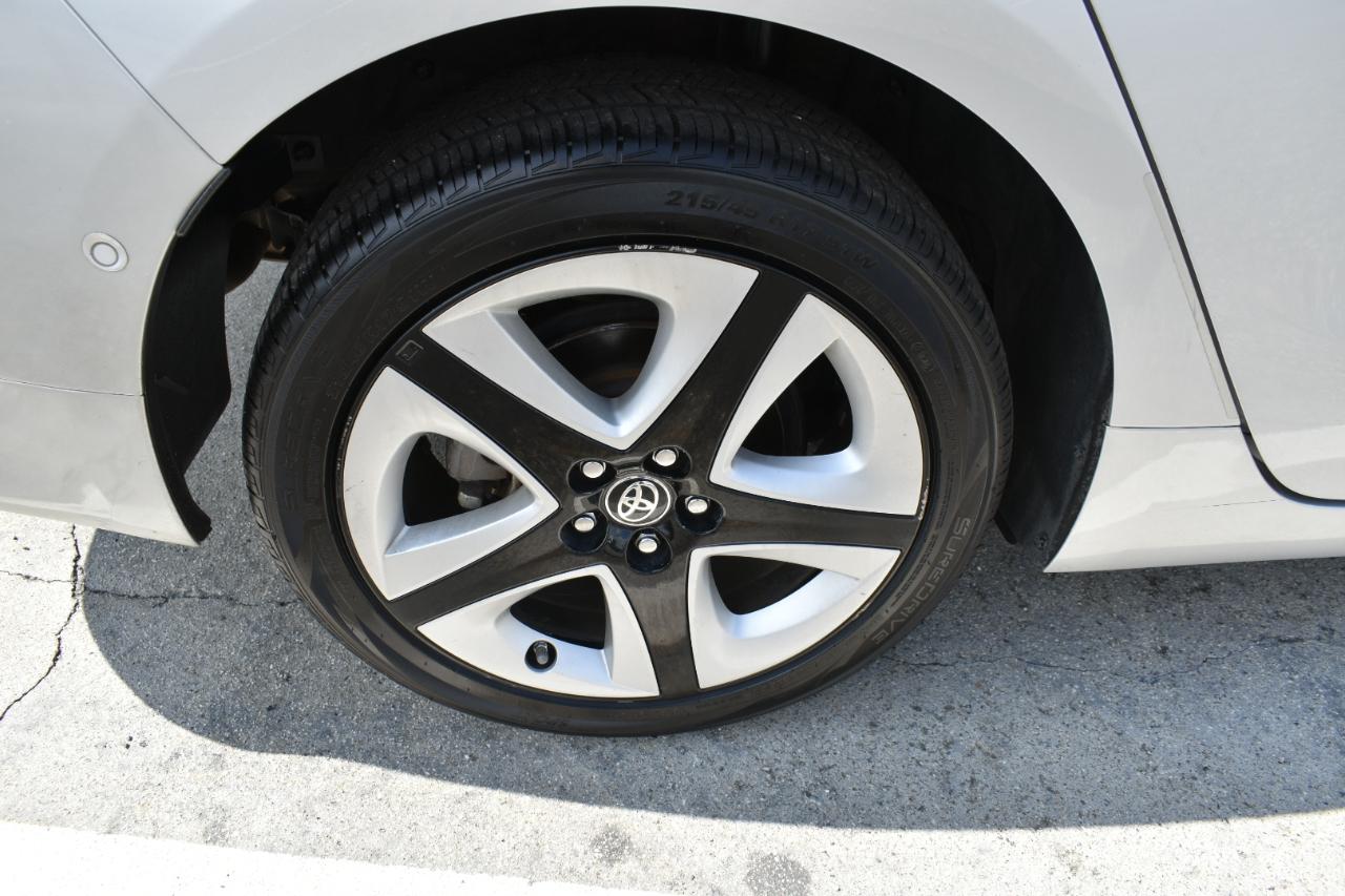 Toyota Prius Two Eco 2016