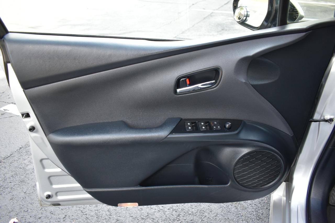 Toyota Prius Two Eco 2016