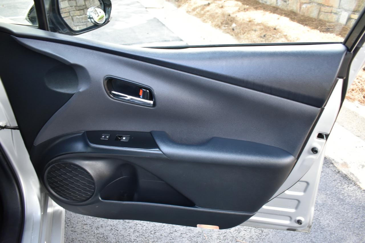 Toyota Prius Two Eco 2016