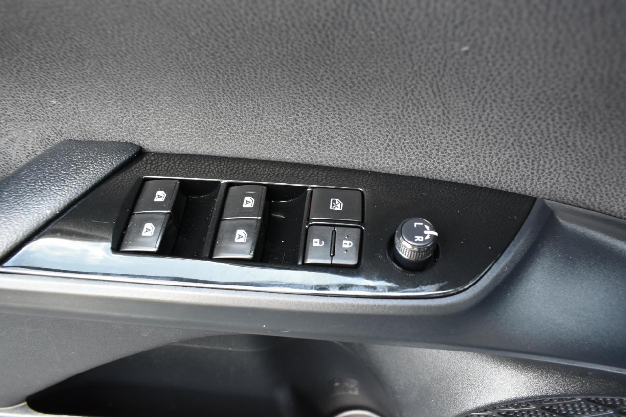 Toyota Prius Two Eco 2016