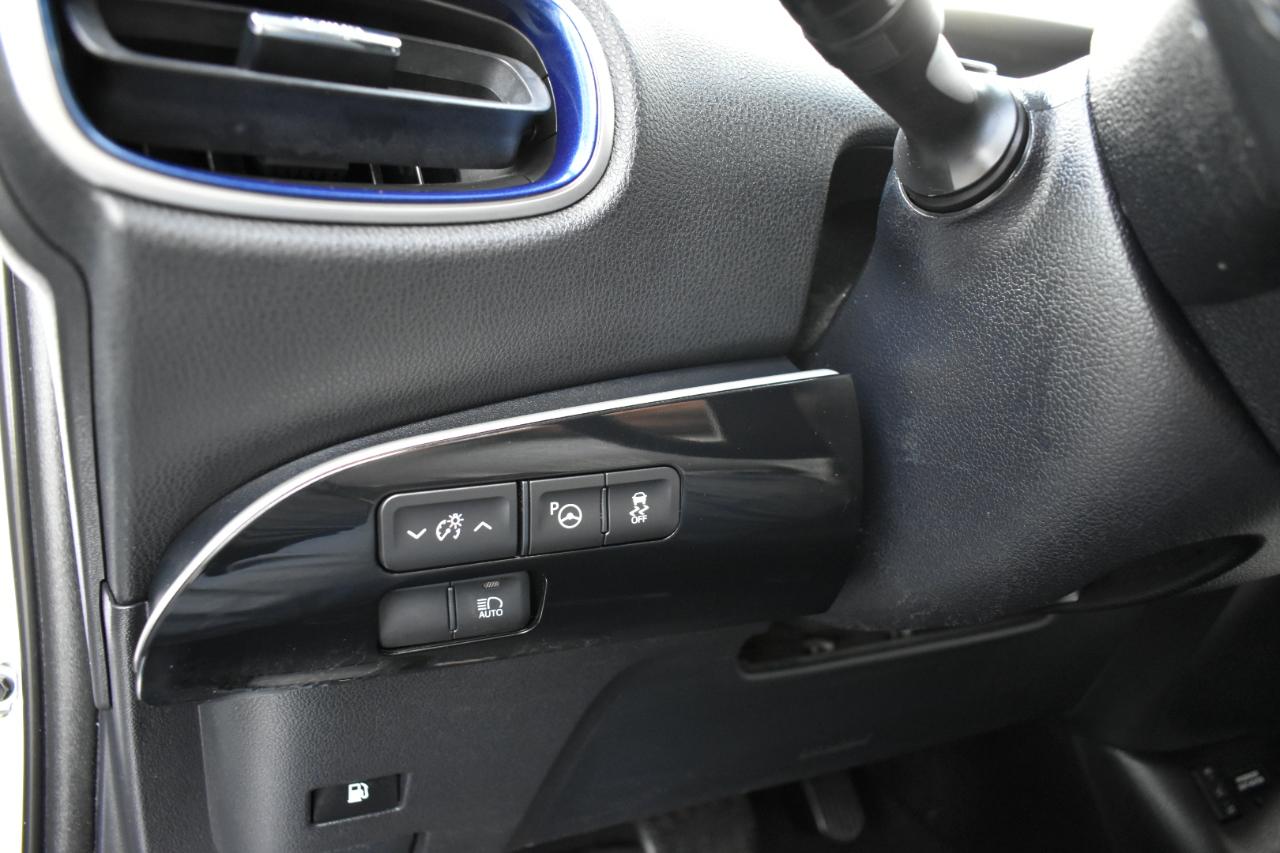 Toyota Prius Two Eco 2016