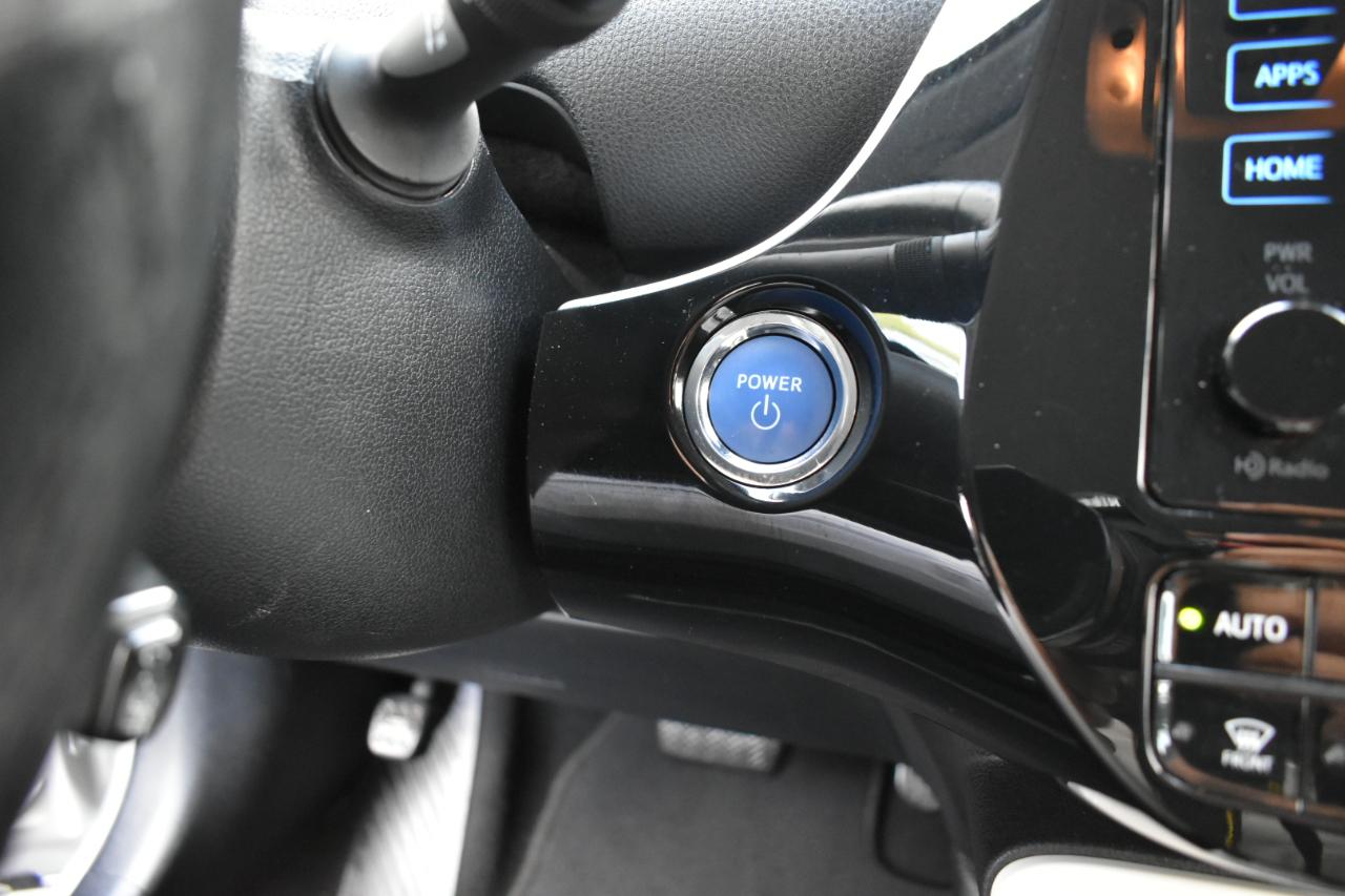 Toyota Prius Two Eco 2016
