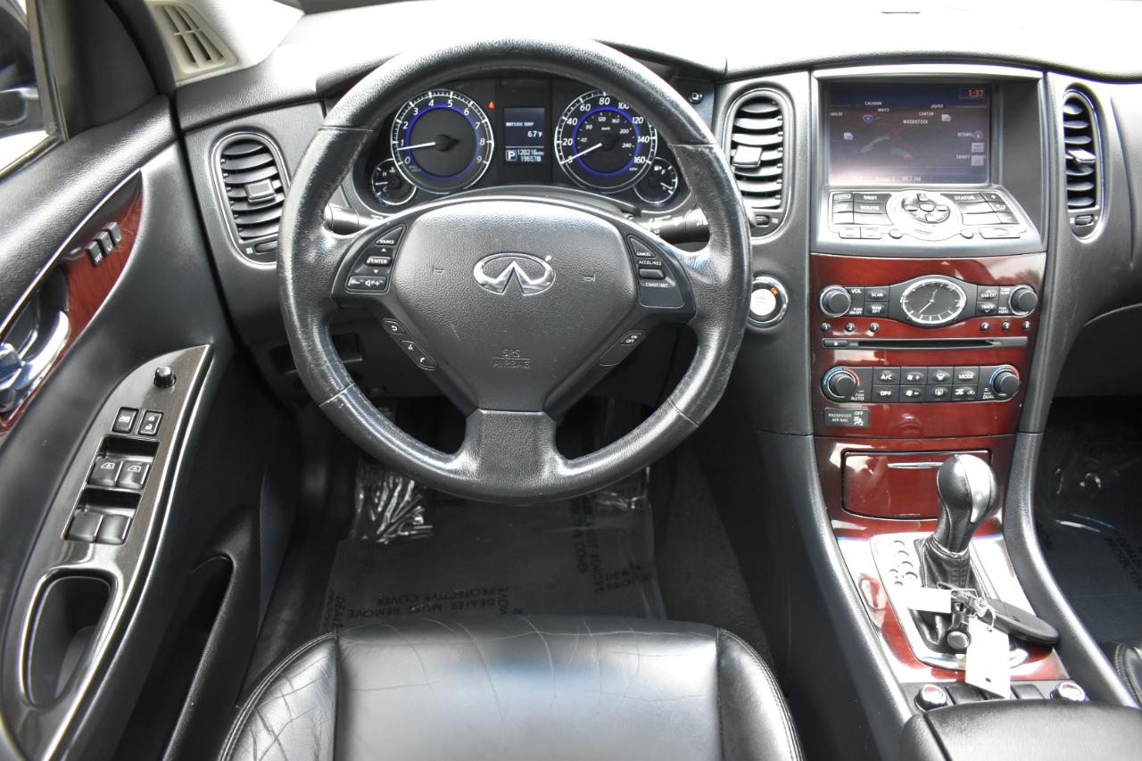 Infiniti QX50 Base RWD 2017