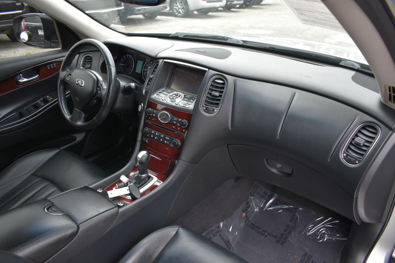Infiniti QX50 Base RWD 2017