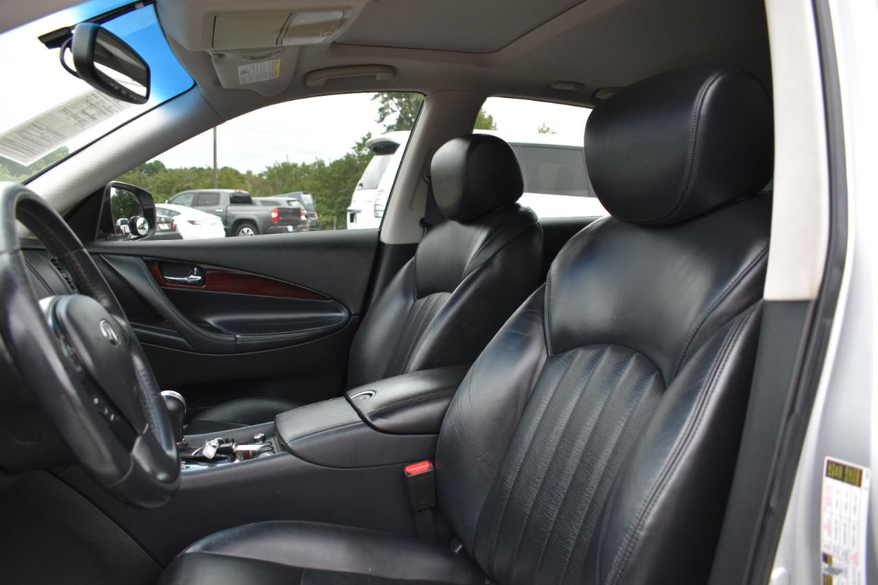 Infiniti QX50 Base RWD 2017