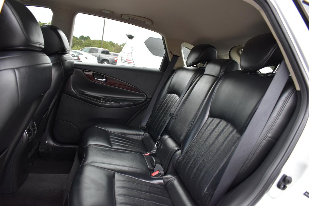 Infiniti QX50 Base RWD 2017