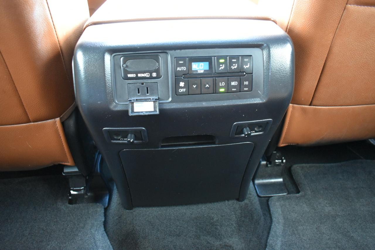 Toyota Sequoia Plantium 2WD 2017
