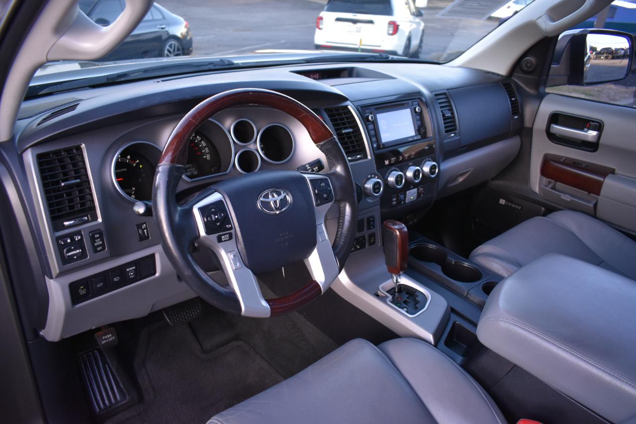 Toyota Sequoia Plantium 2WD 2014