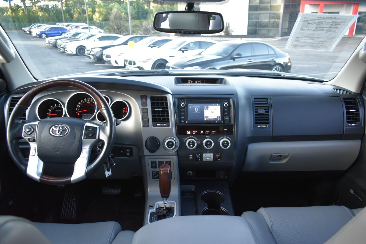 Toyota Sequoia Plantium 2WD 2014