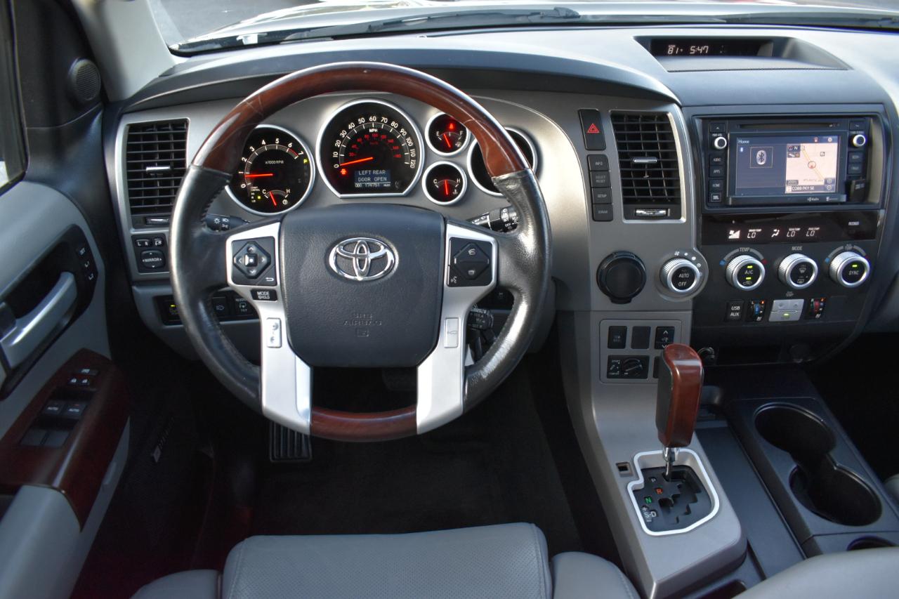Toyota Sequoia Plantium 2WD 2014