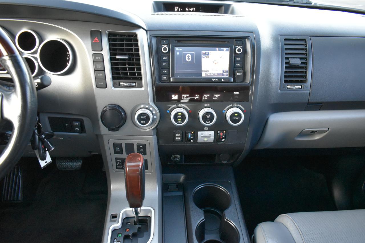 Toyota Sequoia Plantium 2WD 2014