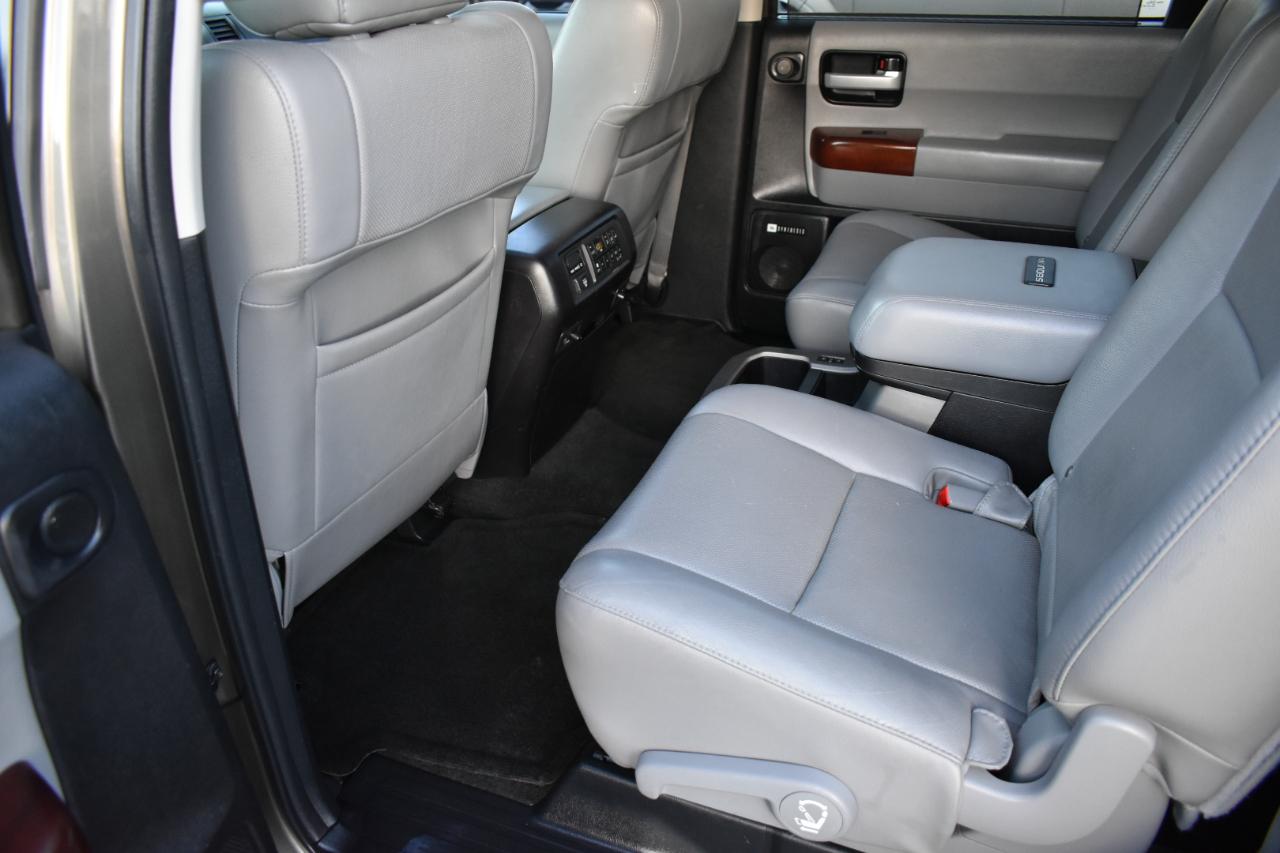 Toyota Sequoia Plantium 2WD 2014