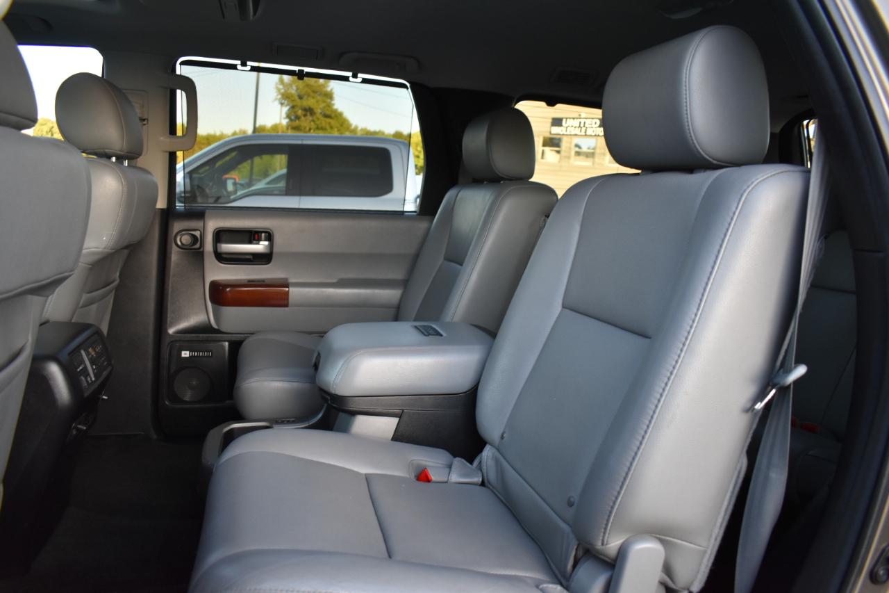 Toyota Sequoia Plantium 2WD 2014
