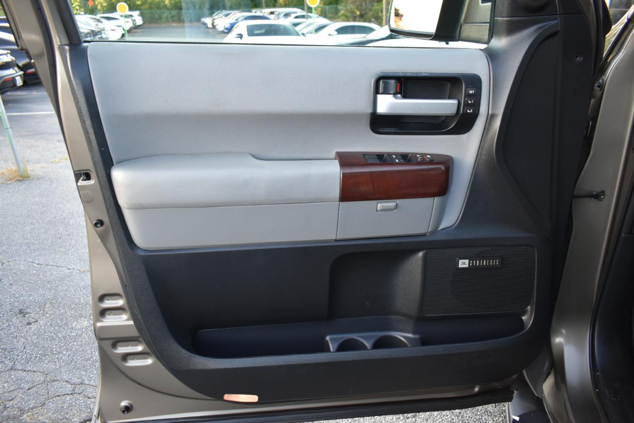 Toyota Sequoia Plantium 2WD 2014