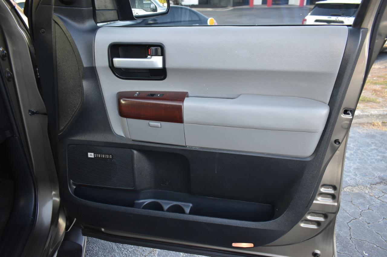 Toyota Sequoia Plantium 2WD 2014