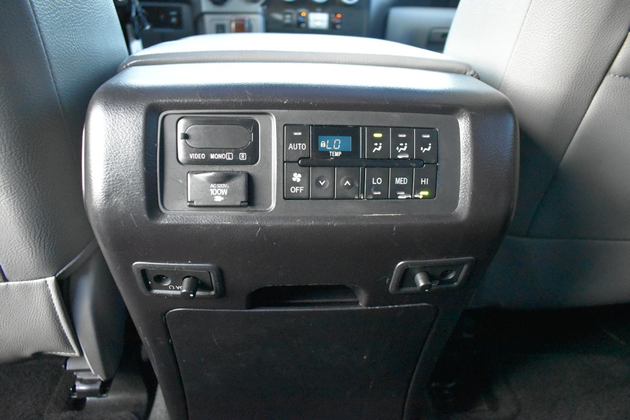 Toyota Sequoia Plantium 2WD 2014