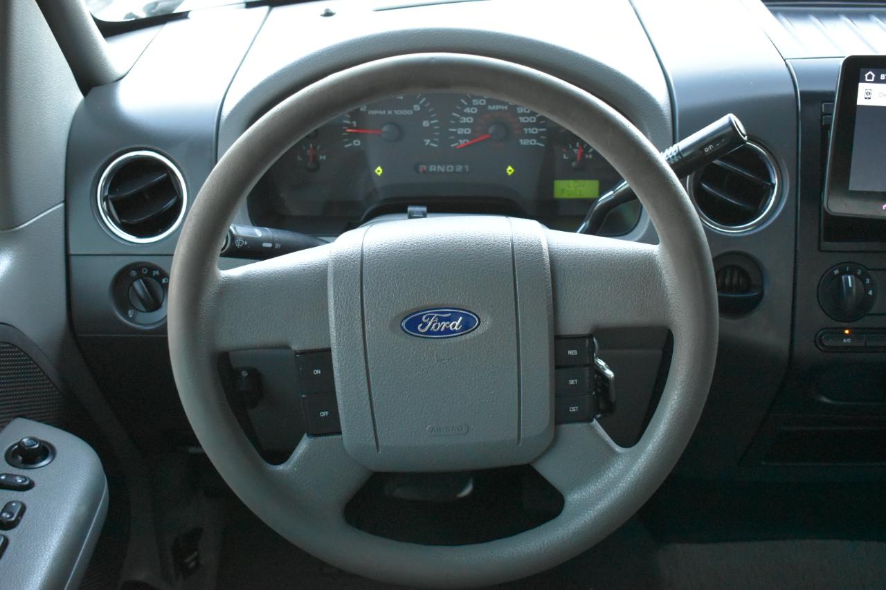 Ford F-150 XLT SuperCrew 2WD 2006