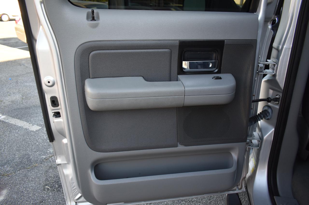 Ford F-150 XLT SuperCrew 2WD 2006