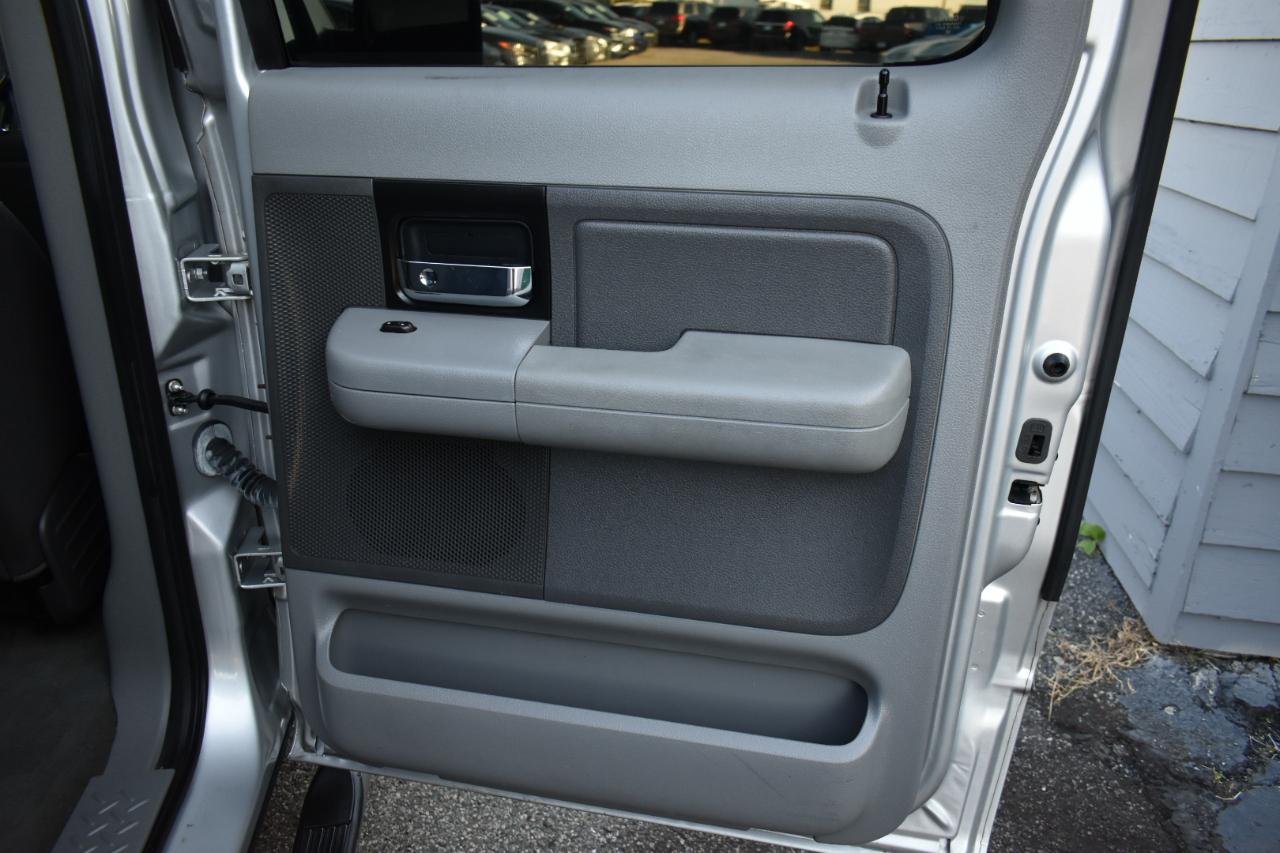Ford F-150 XLT SuperCrew 2WD 2006