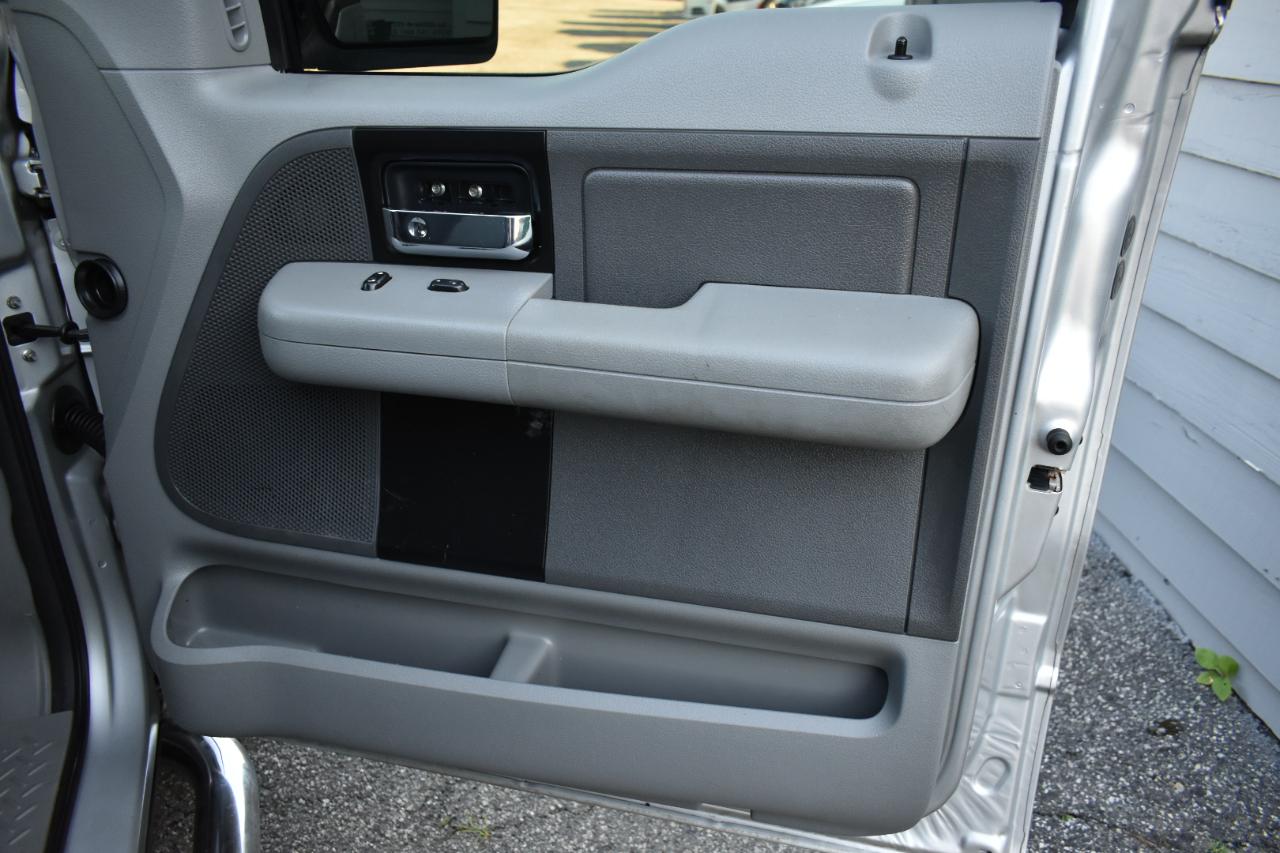 Ford F-150 XLT SuperCrew 2WD 2006