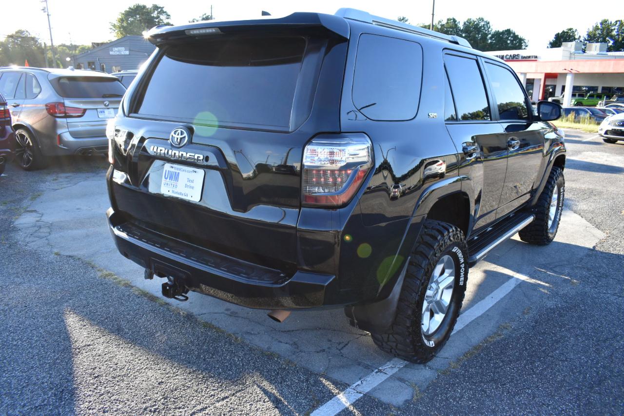 Toyota 4Runner SR5 V6 2WD 2017