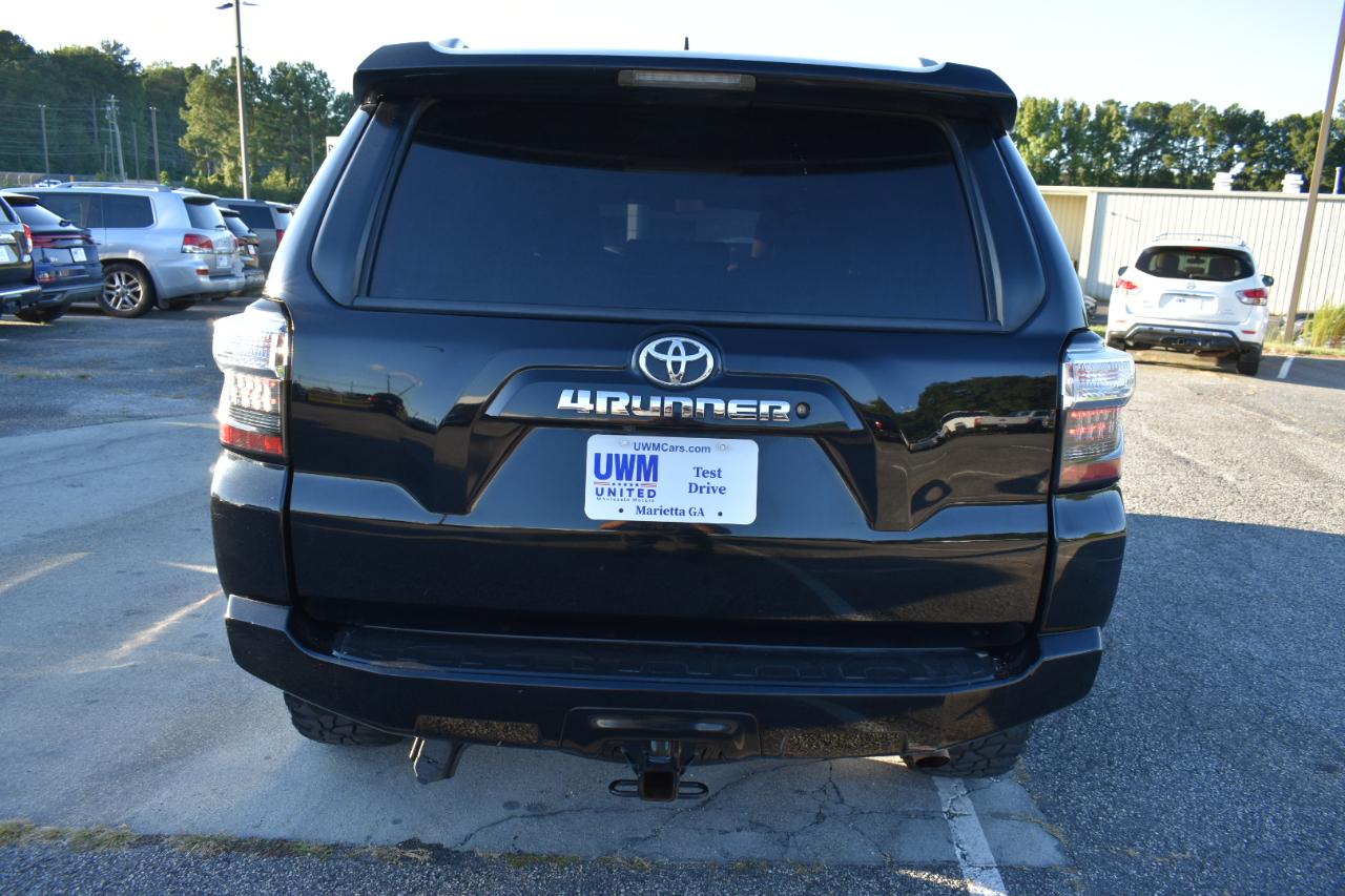 Toyota 4Runner SR5 V6 2WD 2017