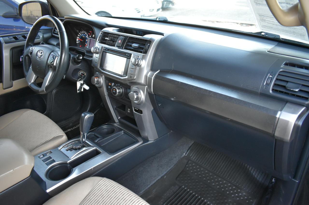 Toyota 4Runner SR5 V6 2WD 2017