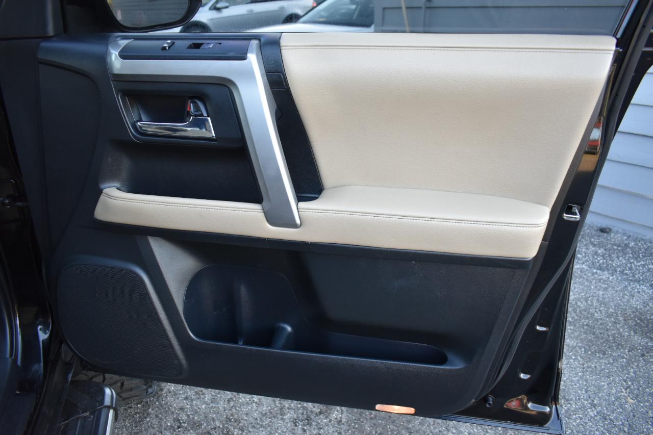 Toyota 4Runner SR5 V6 2WD 2017