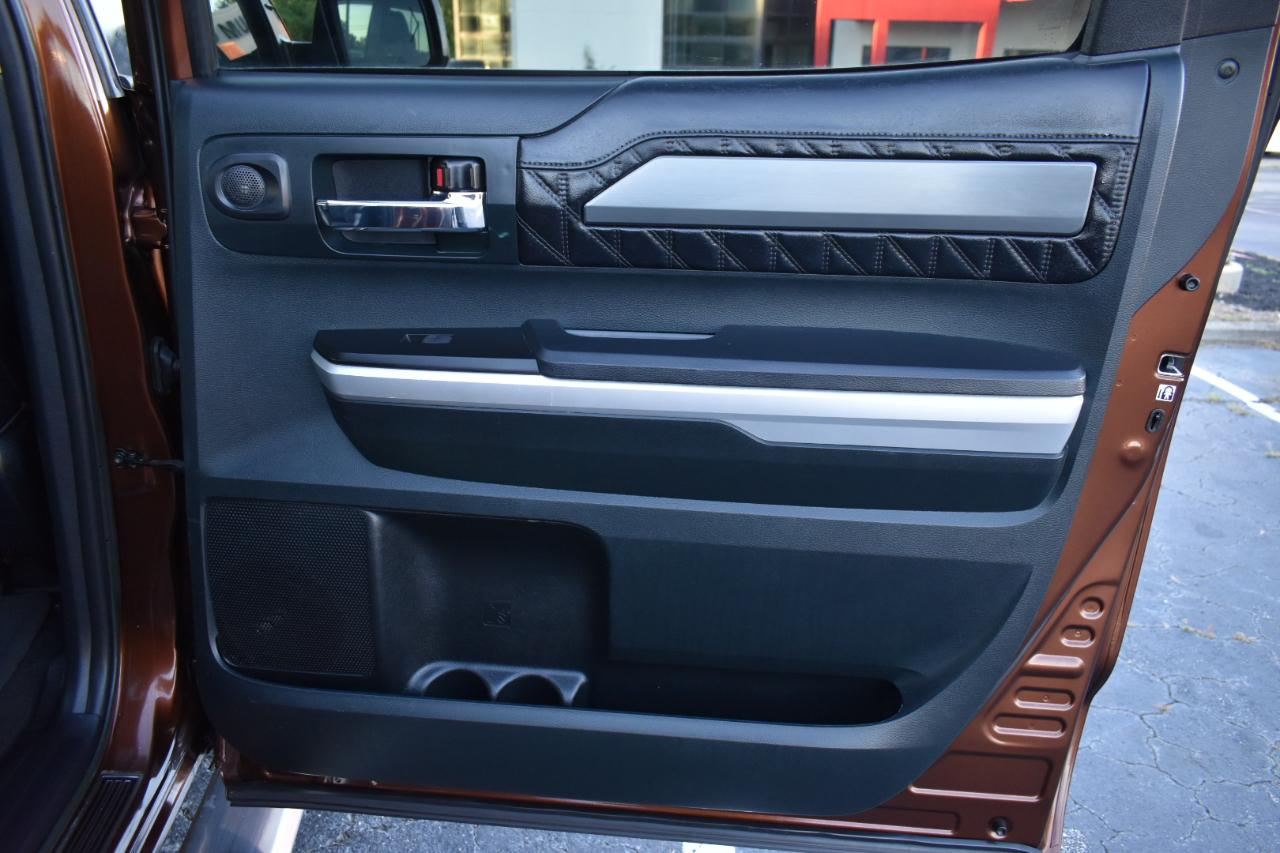 Toyota Tundra Platinum CrewMax 5.7L FFV 2WD 2016
