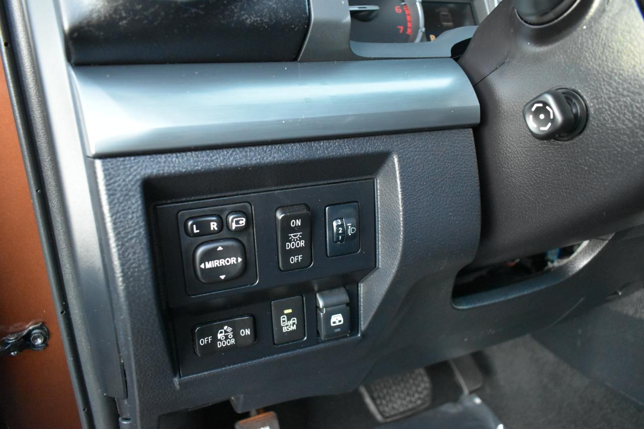 Toyota Tundra Platinum CrewMax 5.7L FFV 2WD 2016