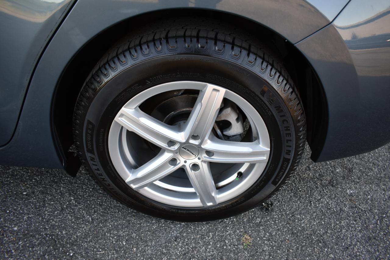 Mazda MAZDA3 I Grand Touring AT 4-Door 2015