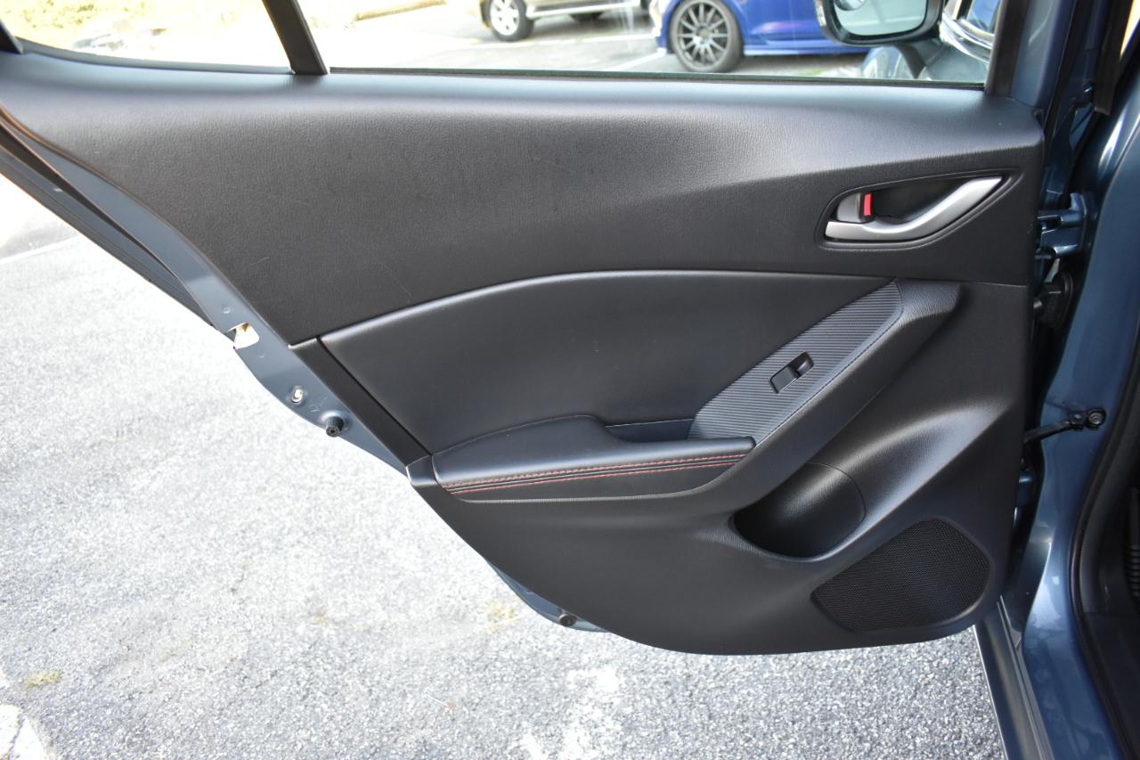 Mazda MAZDA3 I Grand Touring AT 4-Door 2015