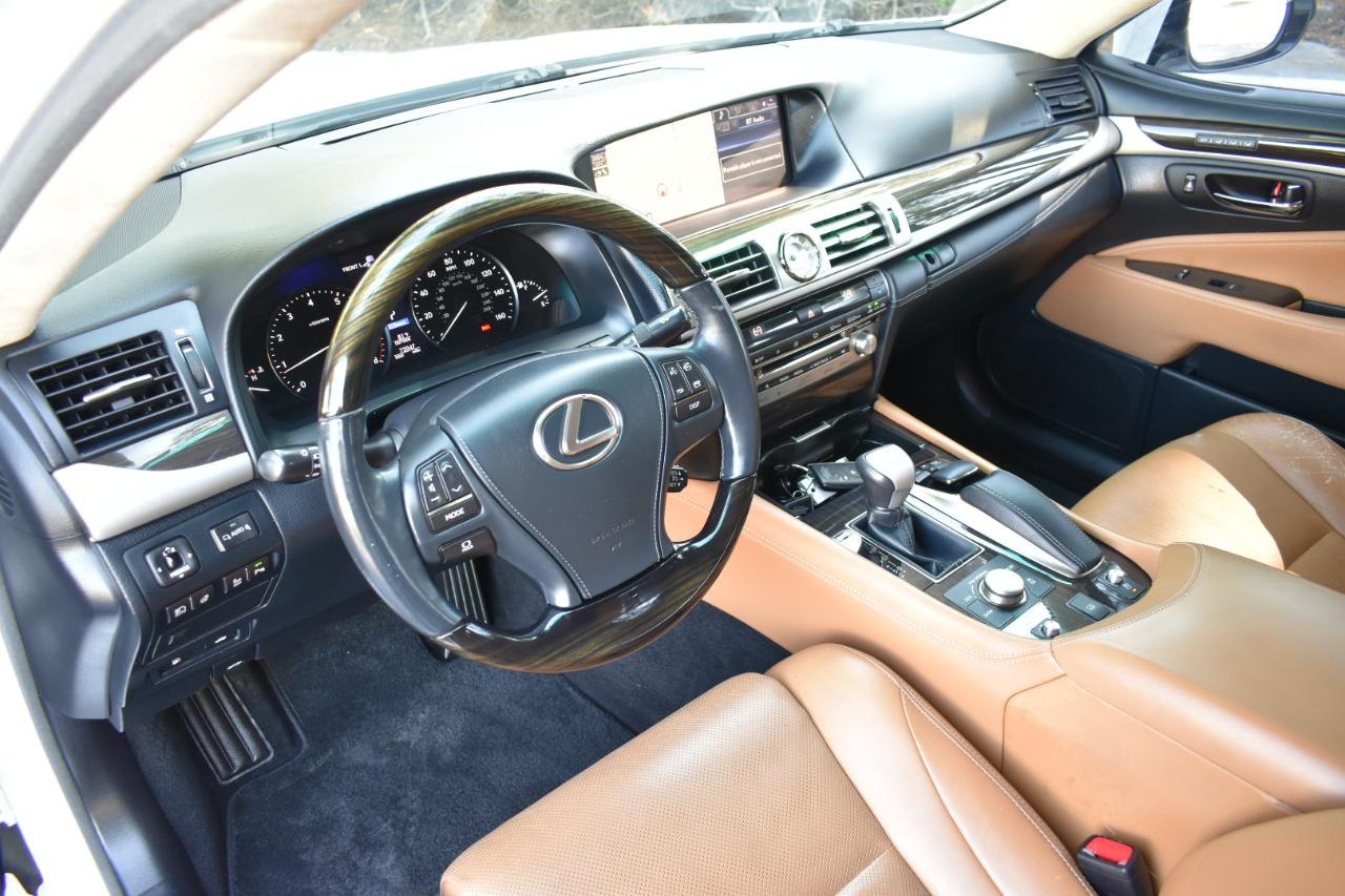 Lexus LS 460 Luxury Sedan 2014