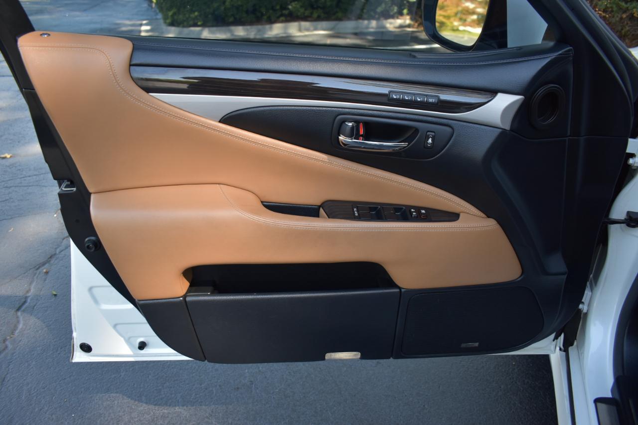 Lexus LS 460 Luxury Sedan 2014