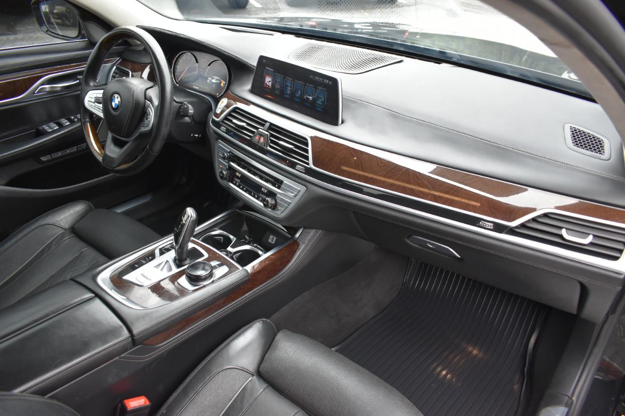 BMW 7-Series 750i xDrive 2016