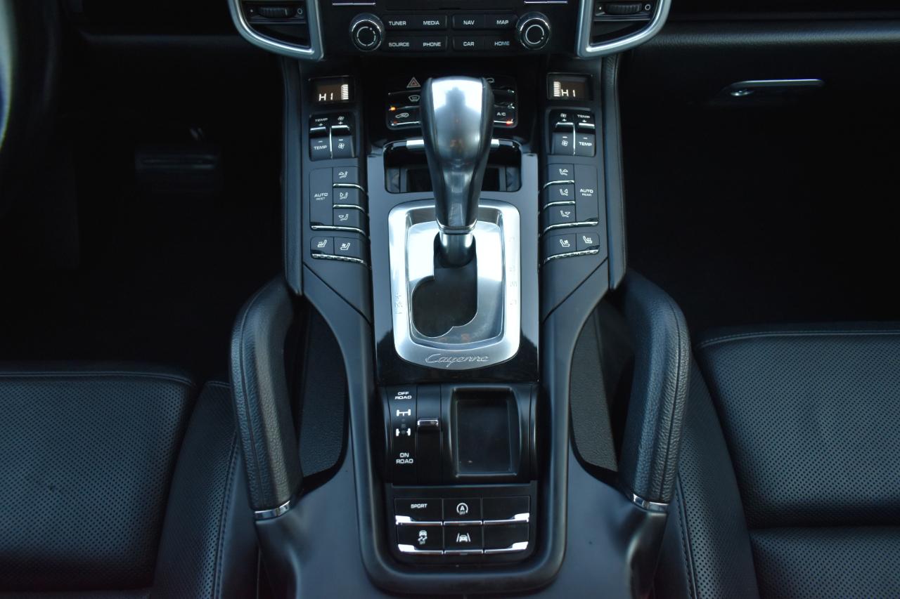 Porsche Cayenne Platinum Edition AWD 2017