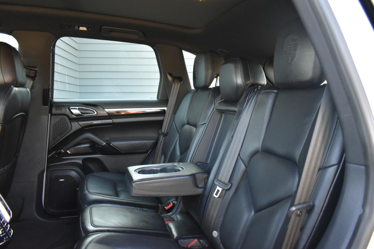 Porsche Cayenne Platinum Edition AWD 2017
