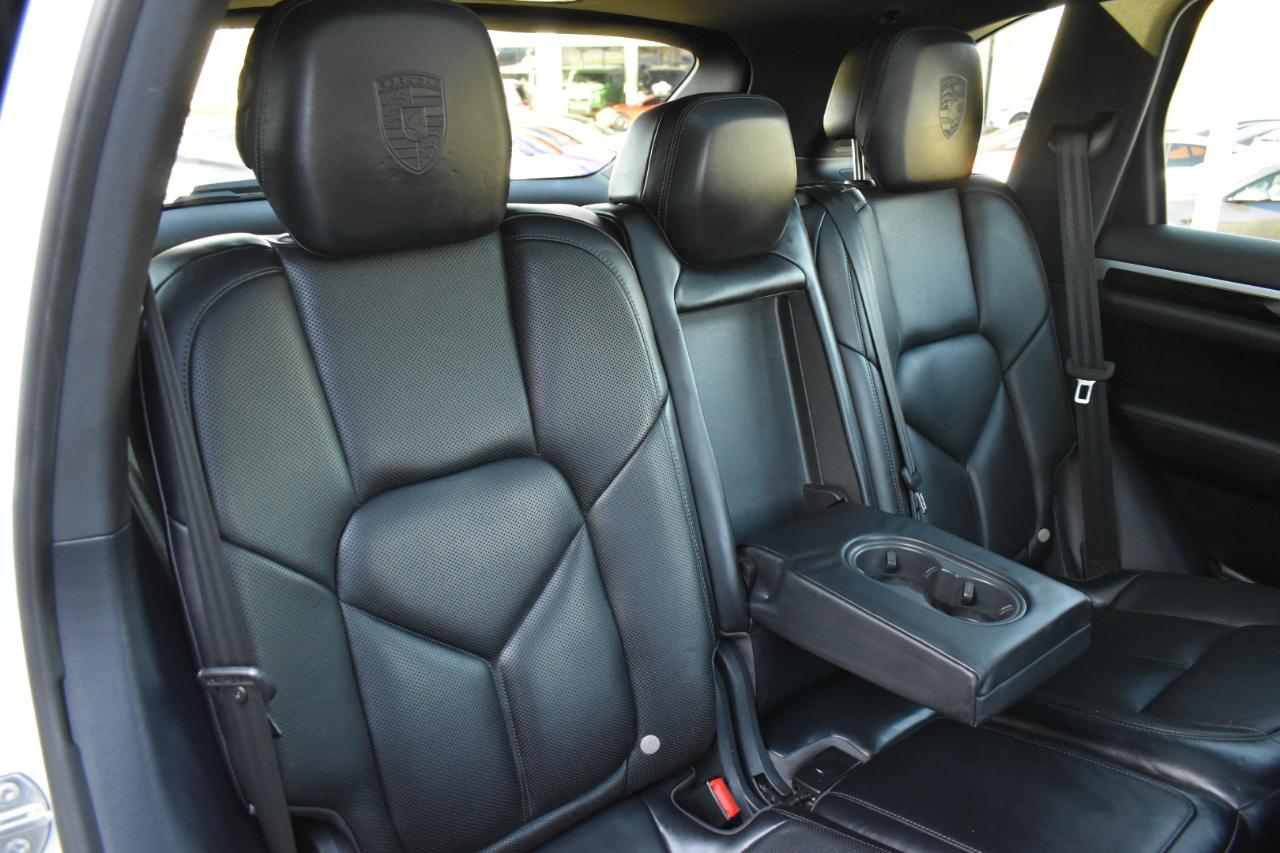 Porsche Cayenne Platinum Edition AWD 2017