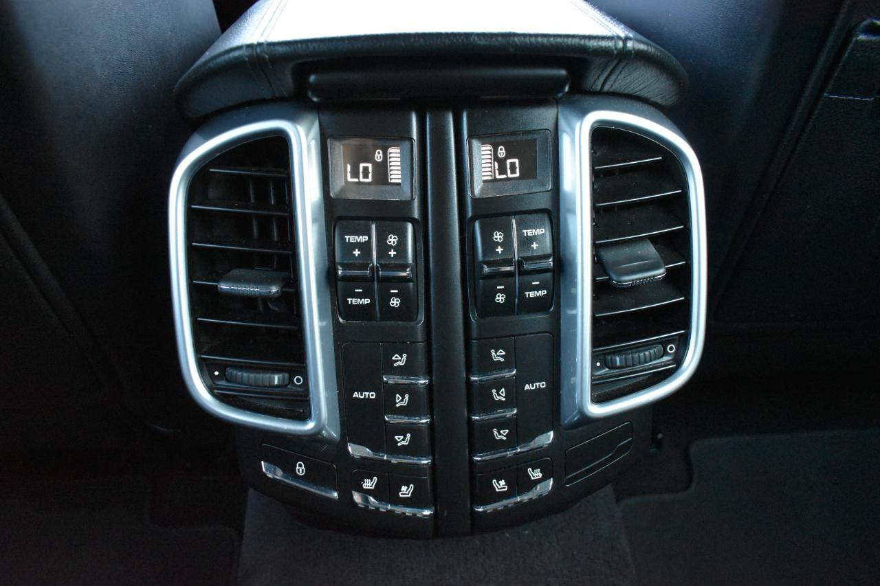 Porsche Cayenne Platinum Edition AWD 2017