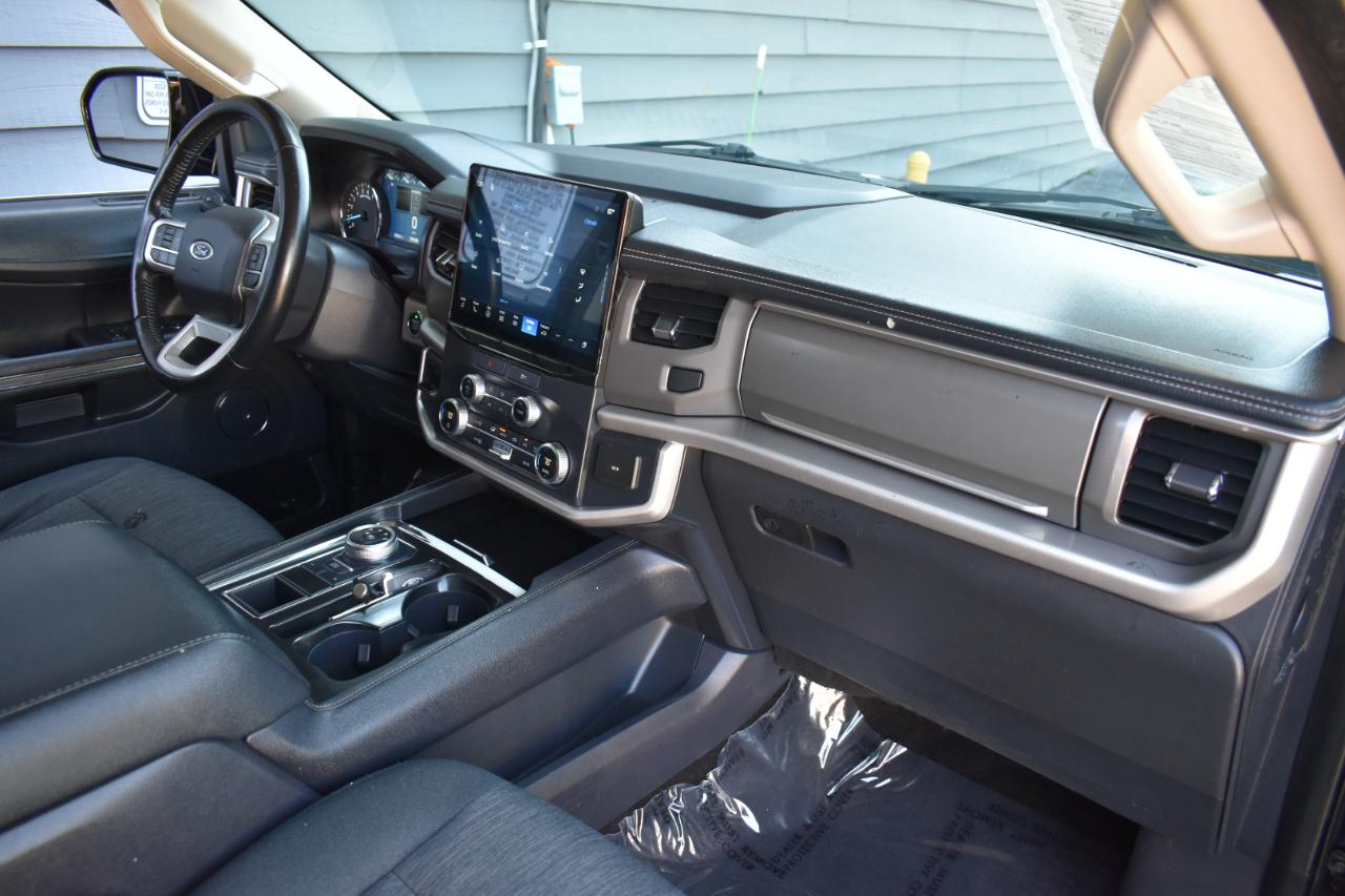 Ford Expedition Max XLT 4D SUV RWD 2022