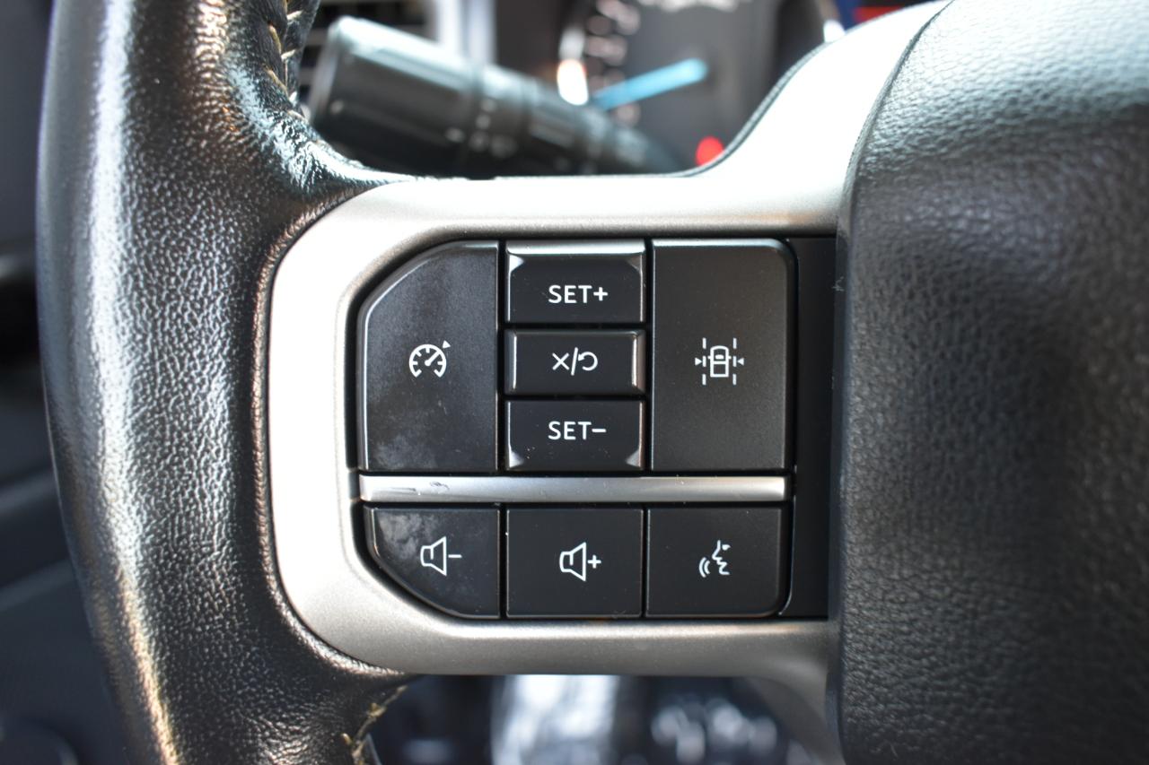 Ford Expedition Max XLT 4D SUV RWD 2022