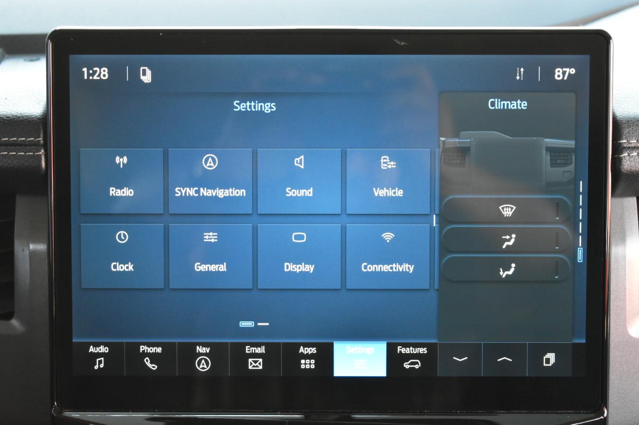 Ford Expedition Max XLT 4D SUV RWD 2022