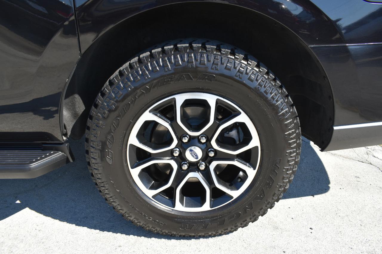 Ford Expedition Max XLT 4D SUV RWD 2022