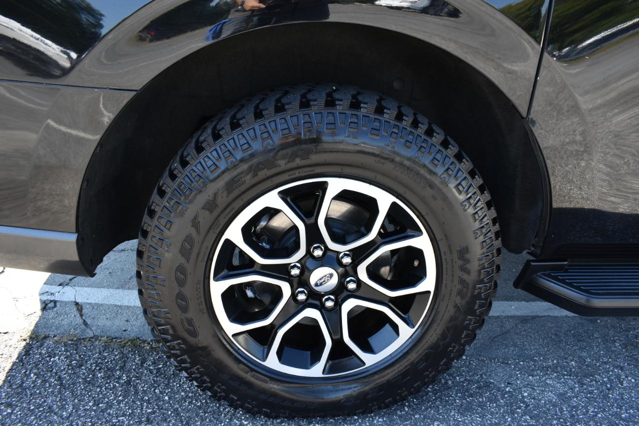 Ford Expedition Max XLT 4D SUV RWD 2022