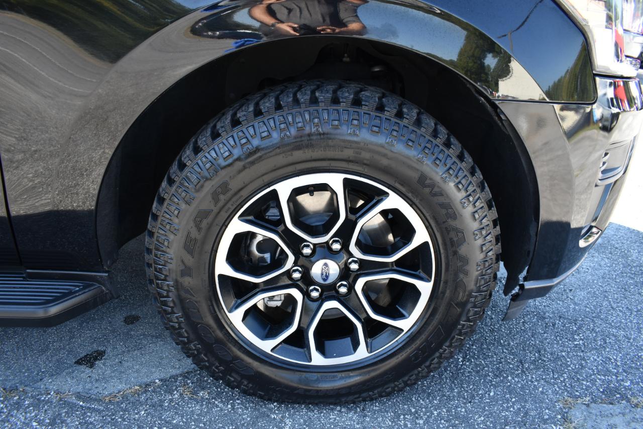 Ford Expedition Max XLT 4D SUV RWD 2022