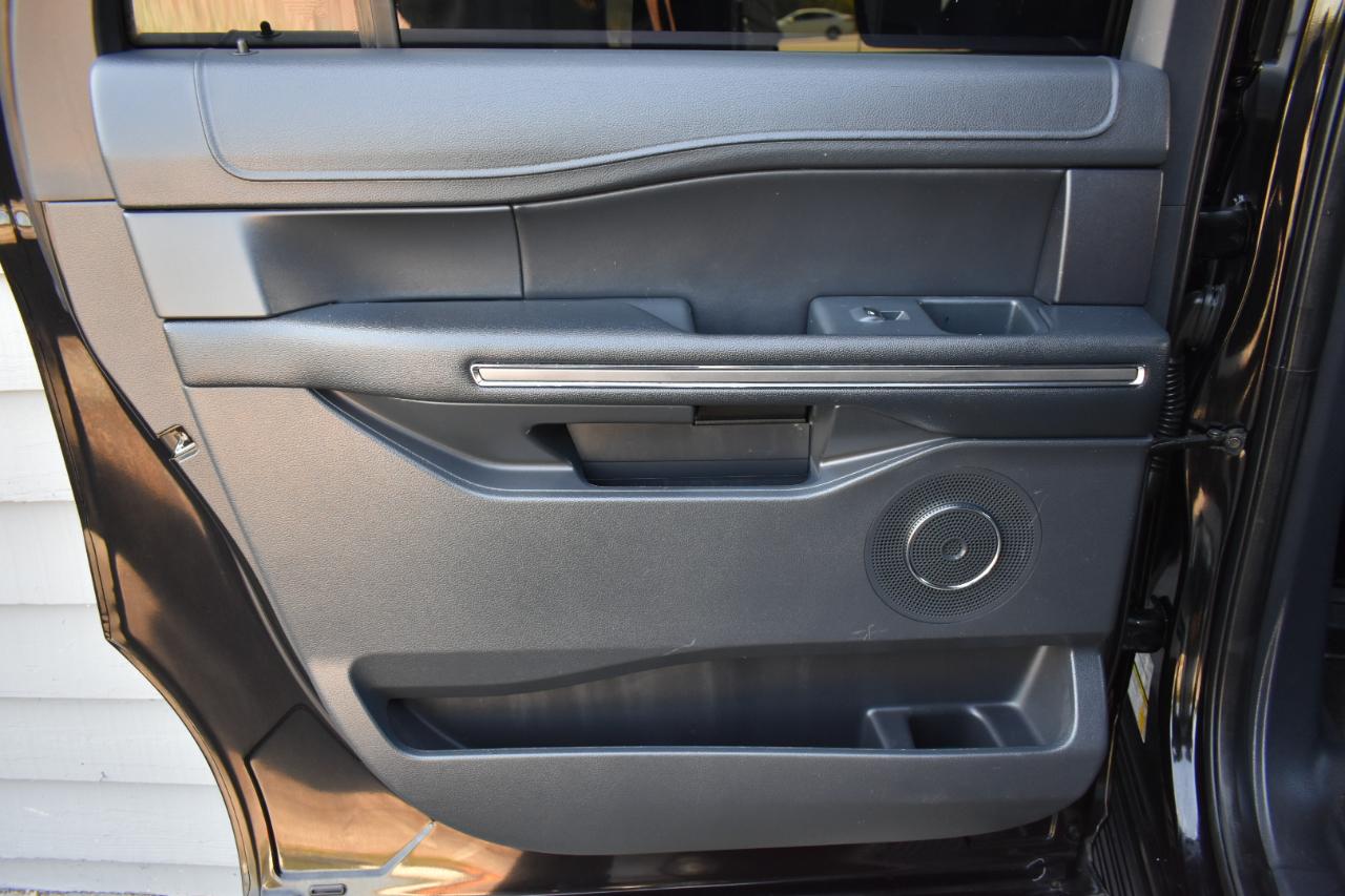 Ford Expedition Max XLT 4D SUV RWD 2022