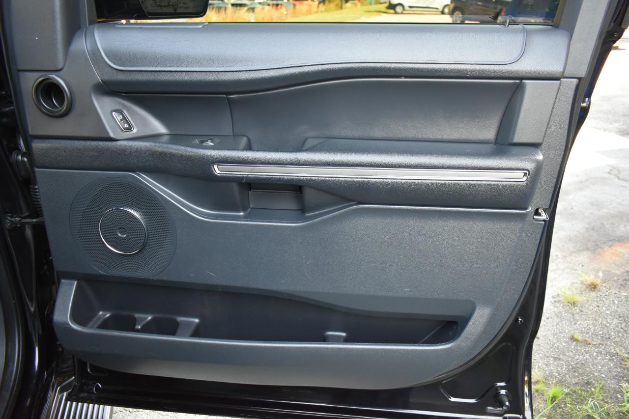 Ford Expedition Max XLT 4D SUV RWD 2022