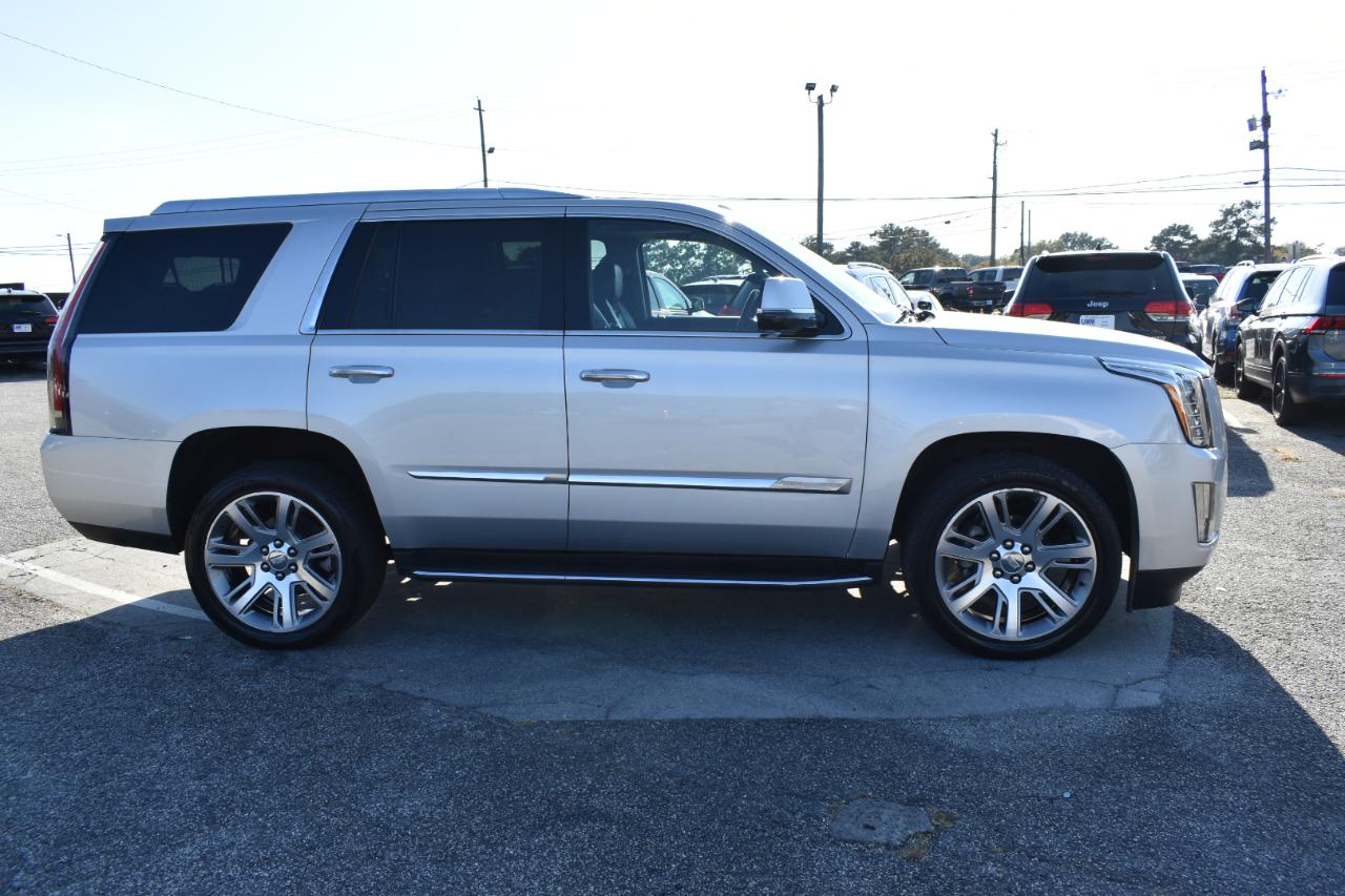 Cadillac Escalade Luxury 4WD 2016